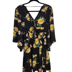 NWOT Women's Black Floral Yellow Bloom Print Angel Sleeve Dress Size M